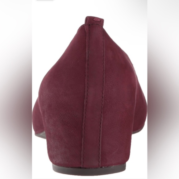 Gentle Souls Deep Red Women's Flats - Picture 9 of 10